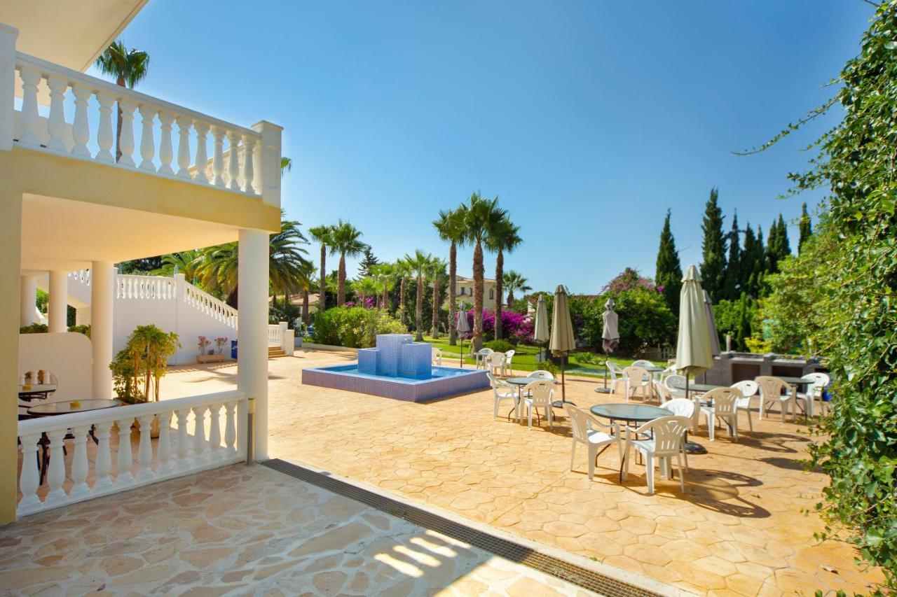 Aparthotel Carrio Sol - Monty'S Calpe Bagian luar foto